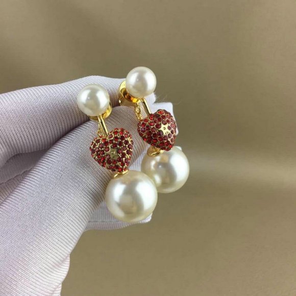 Earrings - Picture 1 of 3